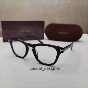 Tom Ford TF Designer Solglasögon Kvinnor Män lyx varumärke Summer Casual New Plate Circular Glasses Street Shoot Popular Myopia Frame Network Red 7D45