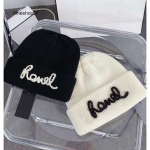 2024Beanie/Skull Caps Fashionable Designer Brand Double Letter Ananas Rand Brodery Luxury Unisex Autumn Winter Black White Ull Sticked Hatts Keep Warm Hat