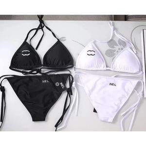 2024 Nuovo design transfrontaliero costumi da bagno di lusso con spalline borsa a triangolo bikini sexy canale diviso europeo e americano