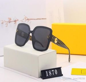 2020 مصممين النظارات الشمسية الفاخرة الأنيقة الأزياء عالية الجودة مستقطبة للرجال الزجاجي للرجال UV400 01977572183