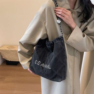 Neue Lingge Chain Denim Garbage One Shoulder Advanced Small Fragrance Large Capacity Underarm Tote Bag Fabrik Direktverkauf