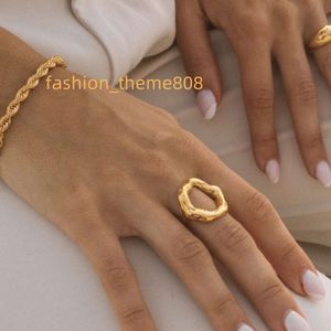 Partihandel anpassade kvinnor inoxidable smycken pvd 18k guldpläterad rostfritt stål vattentät oregelbunden cirkel fingerring för kvinnor