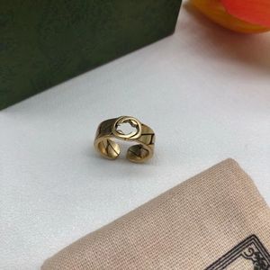 Классический дизайнер S925 Серебряная серебряная пара G ПИСЬМО Hollow RING RETRO DO СТАРЫЙ И ЖЕНЩИНСКА