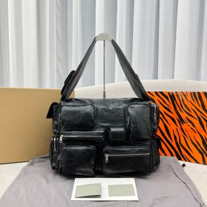 SUPERBUSY designer de bolsa com design de corrente de alta qualidade logotipo em relevo camurça retro bomba sacos câmera mensageiro sacos moda masculina preto.