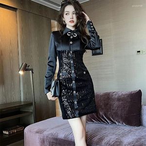 Abiti da lavoro Xiaoxiangfeng Sensazione di fascia alta da donna ed elegante celebrità 2024 Abbigliamento primaverile Base leggera di lusso per l'industria pesante con paillettes