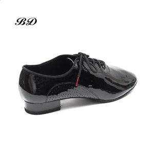 Salsan Erkek Ayakkabı Top Latin Dans Ayakkabıları Balo Salonu Ayakkabı Modern GB Waltz Dostluk Patent Deri Topuk 2.5cm BD 309 Jazz 240119