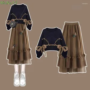 Sukienki robocze jesienne zimowe kobiety mody Bowknot krótki sweter Kwiatowe spódnice 1 lub 2 sztuki Lady O-Neck Knit Pullover Sukienki 2024