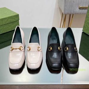 Bombas de designer mulheres salto alto salto alto clássico moda couro genuíno marca de luxo italiana mocassins de cabeça quadrada