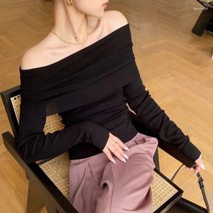 Kvinnors t skjortor sexig beskuren skjorta kvinnor hösten y2k kläder mager topp svart solid av axel elegant långärmad topps koreanskt mode