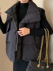 Black apron vest for womens autumn sleeveless down jacket for womens Korean fashion casual loose standing collar zippered vest 240216