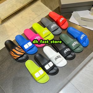 2024 POOL SLIDER SIPPERS FÖR MÄN KVINNA LUXURY PARIS TRIPLE SVART VIT RÖDA SLATA RUBBER STANDER SANDALER FAMOME DESIGNER Pantoufle Mules Claquette Beach Shoes