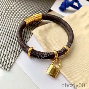 Fashion Classic Round Brown Pu Leather Bracelet with Metal Lock Head in Gift Retail Box Stock Sl05 3JP6 RD6W RD6W 3SVF