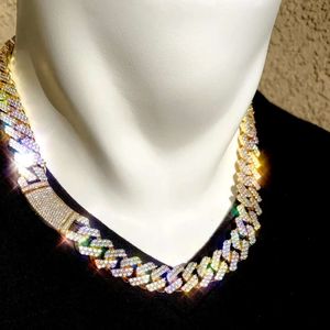 Centenas personalizadas de designs Miami Cuban Link Chain Ouro Diamante Moissanite Colar de joias para festa