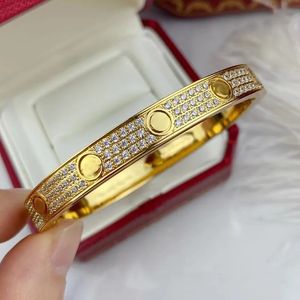 2024 Gold Diamond Bracelet Female Stainless Steel Designer Couple Bracelet Width 7MM Diamond Valentines Day Gift Girlfriend Jewelry Designer BraceletQ3