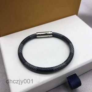 with Box Fashion Designer Women Bracelets Men Grey Charm Delicate Invisible Luxury Jewelry New Magnetic Buckle Gold Leather Bracelet 17/19cm Option MV3E MV3E