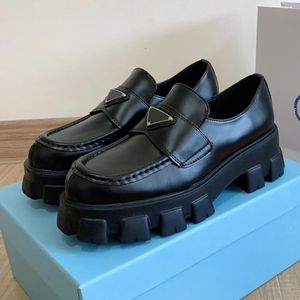 Tasarımcı Ayakkabı Sıradan Monolit Üçgen Logosu Siyah Deri Ayakkabıları Erkek Kadınlar Platform Spor Ayakkabılarını Artırın Cloudbust Klasik Patent Mat Loafers Eğitmenleri