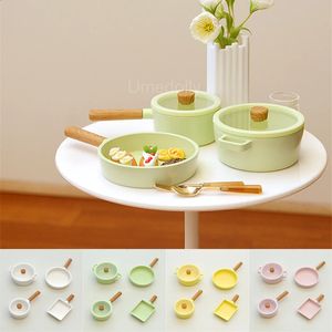 1/6 Dollhouse Miniature Kitchen Mini Pray Pan Soup Soup Officuls Offections for Blyth BJD Doll Associory Toy 240202