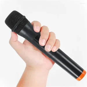 Microfones 1 Ställ in live sändningsutrustning Lätthetsstegprestanda Mic Karaoke Mikrofon utomhus för användning