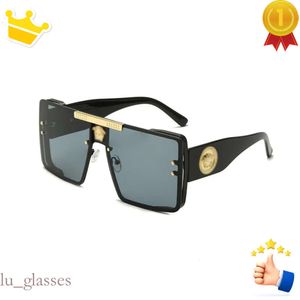 Sonnenbrille Männer Designer Square Sonnenbrille Retro Frauen Sonnenbrillen UV400 Goggle Hochwertige Kleidung bequemer Reise Beach Drive 2023