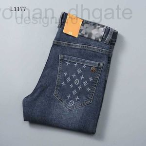 Herr jeans designer designer 2033 höst och vinter high end mode märke tungt hantverk tvätt europeiska varor elastiska smala passformar små ben cgcw dgxj