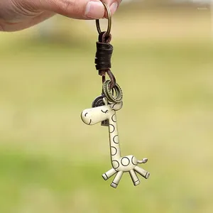 Keychains 1pc kreativ giraff enkel nyckelkedja gåva smycken cool bilhänge