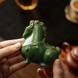 RUYAO Seramik Yeşil At Çay Pet Çay Seti Dekorasyon Açık Parça Çay Oyunu Yaratıcı Butik 240130