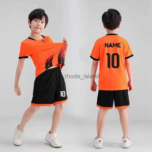 Jerseys Childrens 축구 티셔츠 소년 소녀 축구 유니폼 세트 학생 축구 키트 DIY 커스텀 키즈 펠트 볼 훈련 의류 스포츠