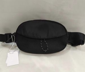 Дизайнерская сумка, модная сумка высочайшего качества с застежкой-молнией и буквенным логотипом, повседневная парусиновая сумка Joker, портативная диагональная сумка через плечо, маленькие мужские и женские классические черные сумки.