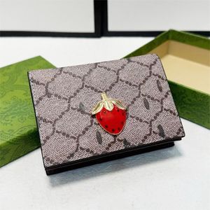 Mulher mini carteiras de morango designer cereja carteira titular do cartão de luxo senhora carteiras curtas moda bonito bolsa impressão letras couro 5a