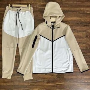 Tekniska fleece hoodies Mens Sports Pants Ke Shorts Designer Hooded Jackets Space Cotton Byxor Kvinnor Tjocka rockar Botten 92