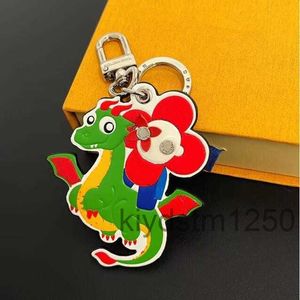 2024 Mycket söt nyår Dragon Leather Cartoon Dog varumärke Keychains Letter Designer Fashion Bag Pendant Car Key Chain Ring för män Kvinnor med presentförpackning ZL69