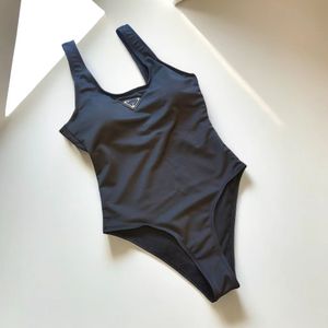 2024 고급 수영복 여성의 중간 섹션 커버 슬림 핏 보수적 인 패션 레터 인쇄 섹시 디자이너 원피스 비키니