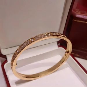 2024 Gold Diamond Bracelet Female Stainless Steel Designer Couple Bracelet Width 7MM Diamond Valentines Day Gift Girlfriend Jewelry Designer BraceletQ5