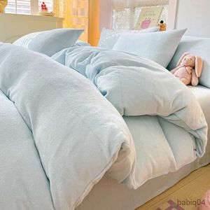 Set di biancheria da letto 2024 Set copripiumino in pile di flanella Caldo lenzuolo piatto solido Addensare Set di biancheria da letto per la casa Stile coreano Inverno Morbido velluto Peluche 180 * 220