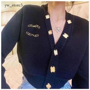 Chanele ny cc designer kvinnor tröja jacka c brev virkning mujer ull cardigan hoodie pärla badge logotyp märke långärmad kappa tröjor casual kvinnliga toppar 6986