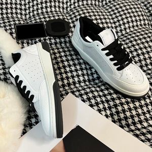 Women Casual Shoe Lace-Up Breathable Dress Shoes Platform Heels 100% Sneaker Leather Outdoor Leisure Shoe Classic Black White Fur Quilted Texture Ladies Sprot Shoe