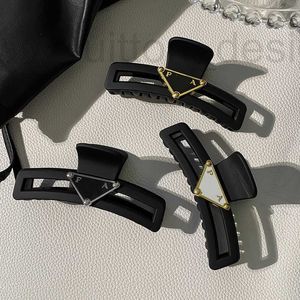 Fermagli per capelli Barrettes Designer Brand Morsetti stile vintage di lusso Nero Splendide donne Clip Gioielli classici Autunno Nuovo amante della famiglia Regalo d'amore EZBO