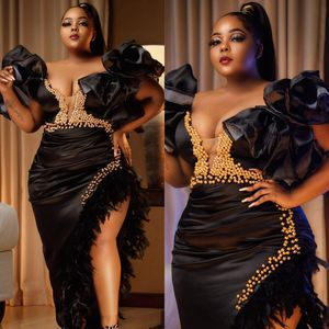 2024 Plus Size Aso Ebi Prom Dresses Black V Neck Evening Glowns Formell klänning Fjäderpärlor Födelsedagsfestklänning Förlängningsklänningar Andra mottagningsutrustningen AM400