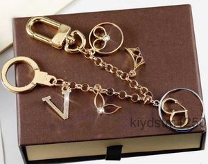Top Leather Keychains Luxury Designer Keychain Lanyards Mens Metal Buckle for Men and Women Car Key Chain Bag Charm Unisex Keyring Fashion Accessories 8ITN