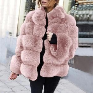 Pelliccia da donna 2024 Inverno Giacca corta calda Capispalla Manica lunga Peluche Cappotti spessi Cappotto finto di lusso da donna Cappotto nero