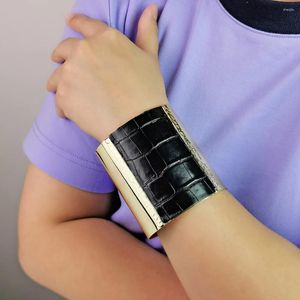 Bangle Crocodile Pu Leather Eloy Cuff Armband Uttalande armband för kvinnor stora armband party smycken mode tillbehör