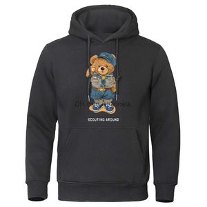 Moletons masculinos Moletons Cute Teddy Bear Salute Pontuação em torno dos homens Hoodies Moda Street Streetwear Personalidade Hip Hop Hoodie Pulôver Fleece Hoody T240217