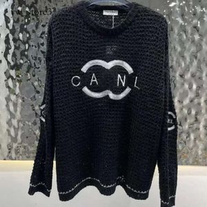 Chanele Luxury Women Seaters Designer Classical Design Clothing Gentle Crochethoodie Hoodie Knit Seater Keep Cardigan Lengeve Cashmere CC Black White Top 785