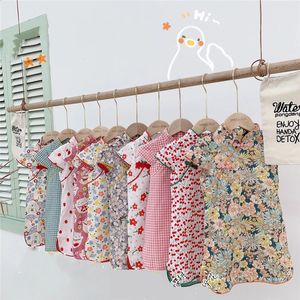 211Y Chinesisches Cheongsam für Mädchen Kirschblumendruck Hanfu Kleider Kinder Plaid Kurzarm Qipao Prinzessin Sommer Baumwolle 240131