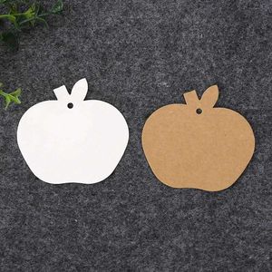 Etiketter Taggar 100st Kraft Paper Taggar Apple Shape CardBord Card Gift Package Hang Tag för bröllop Födelsedags julfest för dekor Q240217