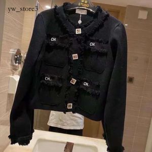 Chanele New CC Designer Women Sweater Jacket C Letter Crochet Mujer Wool Cardigan Hoodie Pearl Badge Logo Brand Long Sleeve Coat Sweaters Casual Female Tops 6658