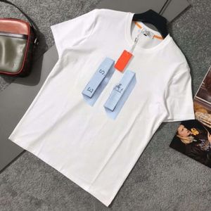 2024SS Högkvalitativ t -shirt Kvinnor Designer T Skjortor Mens kvinnor Fashion ThreeDimensional Letter Printing Graphic Tee Casual Loose Round Neck Bomull