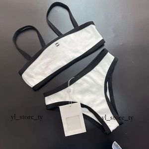 Chanele Einteiliger Badeanzug Designer-Bikini-Set Stricken Luxus-Badeanzug für Damen mit Aufdruck C Buchstabe Weiß Schwarz Farben Dreipunkt-Lady Summer Beach Swim Wear 383