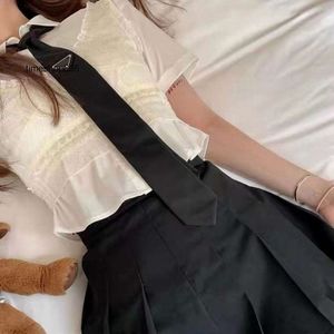 TIE P كلاسيكية أزياء العلاقات مصممة Necktie العلاقات الحريرية الأسود للرجال النساء مقلوب مثلث الحروف الهندسية السود