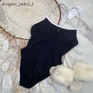 Chanele One Piece Mayo Tasarımcıları Bikini Set Örgü Kadın Moda Maddesi Takım Baskı C Harf Beyaz Siyah Renkler Üç Nokta Lady Yaz Plaj Yüzme 265